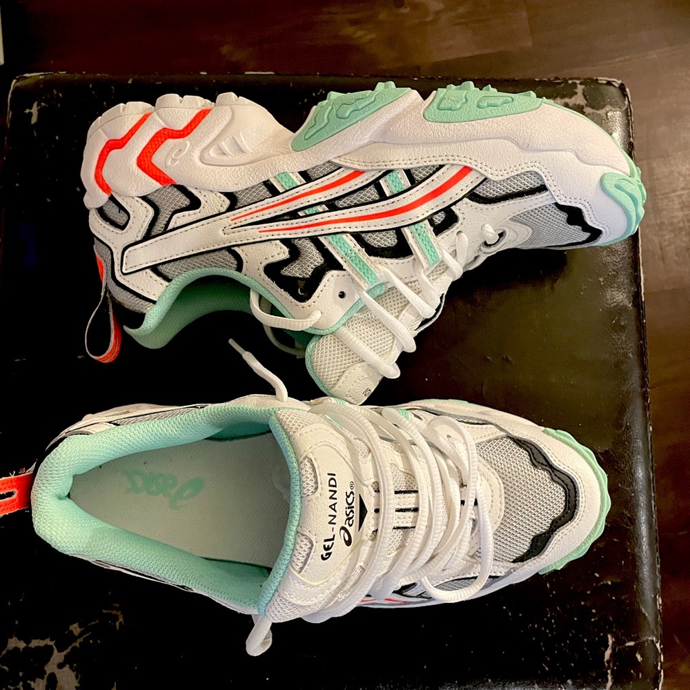 ASICS Sneakers